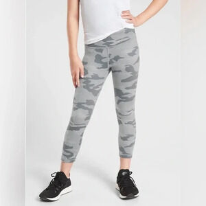 Athleta Girl Chit Chat Capri XXL 16 Gray Camouflage Cropped Leggings Logo